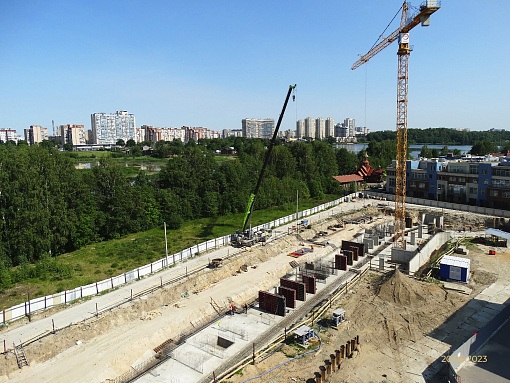 БФА в Озерках, вид в сторону озера